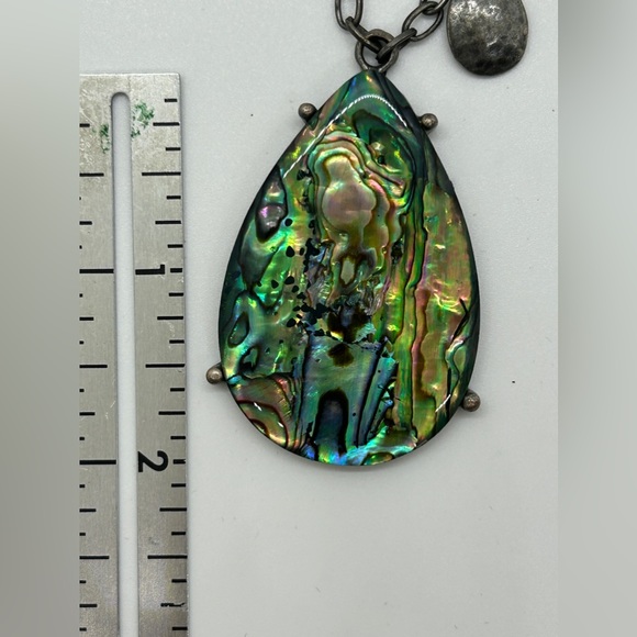 Chico’s Abalone Shell necklace with burnished silver lobster clasp and jewels - Picture 7 of 8